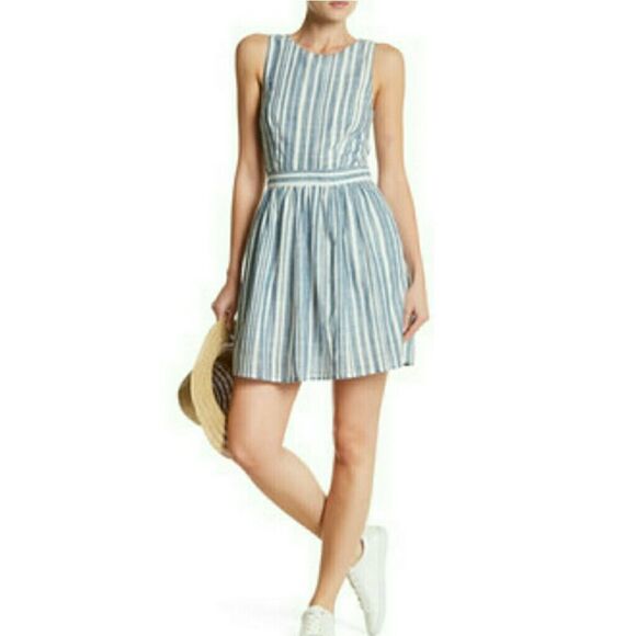 NWT Olive & Oak chambray dress. Size large - Picture 1 of 4